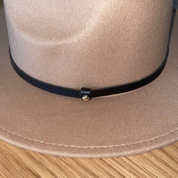 Camel Flat Brim Hat​​​​​​​​​​​ - Picture 4 of 7